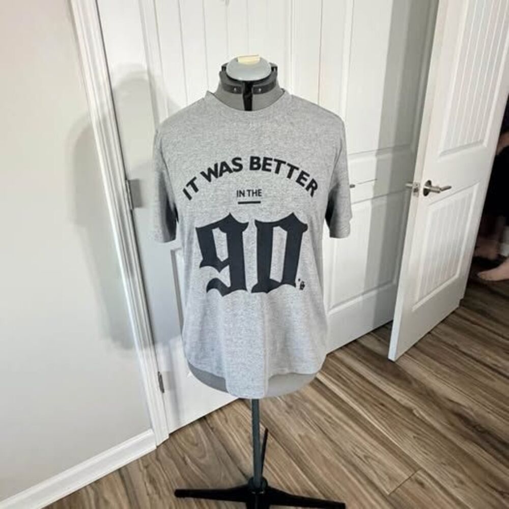1X SHEIN Curve Graphic Gray Tee, 22 pit, 28 length, item C7548